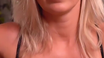 Deutsche Schönheit Gibt Einen Schlampigen Blowjob Und Handjob In Hd.