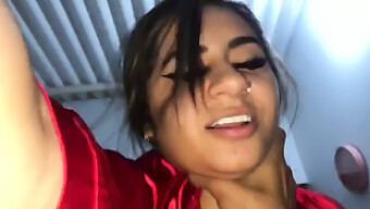 Gadis Colombia Amatur Menikmati Blowjob Yang Kasar Dan Diliwat Dengan Kuat Oleh Adik Tiri Lelakinya