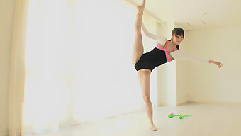 Sensual Asian Teen Ballerina Indulges In Fisting And Oral Pleasure