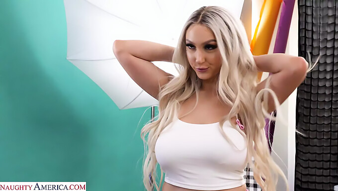 Skylar Vox Într-Un Bikini Seducător Devine Intim Cu Quinton James