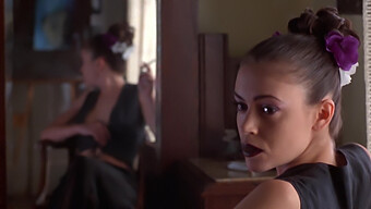 Alyssa Milano Stjerner I Poison Ivy 2: Lily, Scene 05 Med Kyssescener