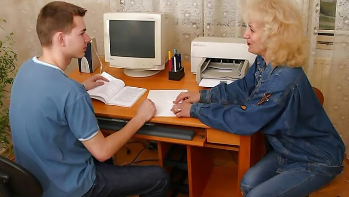 Moden Tsjekkisk Stemor Jarmila I En Lysbildefremvisning Med Finske Undertekster