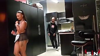 O Rabo De Avery Jane Leva Uma Foda Em Vídeo Caseiro De Sexo