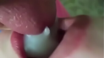 Xuất Tinh Vào Miệng: Một Màn Blowjob Nóng Bỏng Và Trải Nghiệm Phun Tinh Bằng Miệng