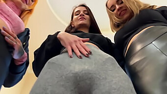 Vivez Une Triple Vidéo Bdsm Pov Mettant En Vedette Maîtresse Agma Et Trois Filles En Sueur.