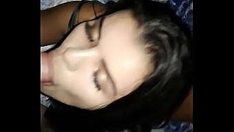 Blowjob Gemuk Yang Lezat Dari Si Cantik Mungil