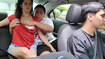 Beleza Latina Com Grandes Seios Naturais É Fodida No Carro