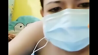 Tonton Aksi Seorang Gadis Seksi Di Bigo Live