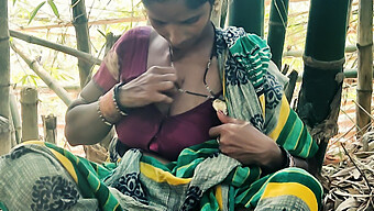 18-Year-Old Indian Girl Gets Her First Taste Of Outdoor Sex On Webcam