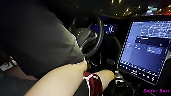 La Carina E Sexy Teenager Bailey Base Viene Scopata Nella Sua Figa Dal Conducente Di Tesla