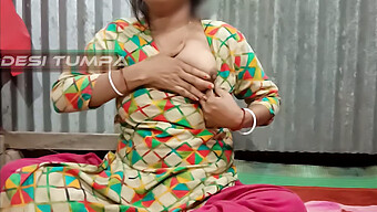 Ibu India Berusia 18 Tahun Masturbasi Dan Memberikan Blowjob Dalam Video Amatir Ini