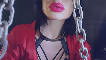 Queen Mistress Emma Dominiert Mit Vibrator Und Facial