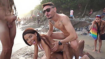 Javno Srečanje Na Plaži Bianca Dantas Z Več Partnerji In Intenzivna Analna Akcija