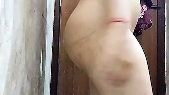 Indian Wife'S Homemade Video Of Fingering And Dirty Talk