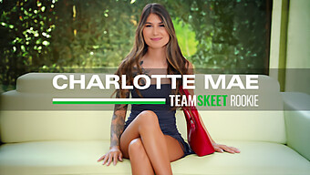 Charlotte Mae โชว์สถาปนาใหม่ด้วยการเสร็จบนใบหน้าแบบฮาร์ดคอร์