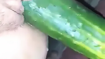 Video Amatoriale Di 18+ Di Un Orgasmo Squirting Bisessuale